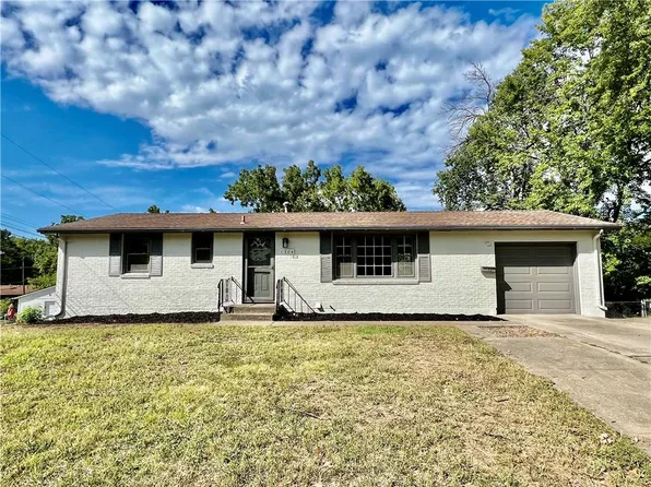 1204 NE 69th Ter, Gladstone, MO 64118