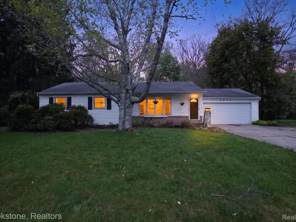 4547 Marlborough Dr, Okemos, MI 48864