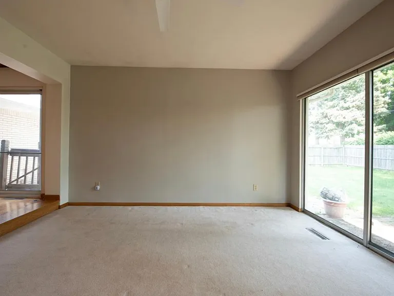 611 Brynhaven Dr — Photo 32