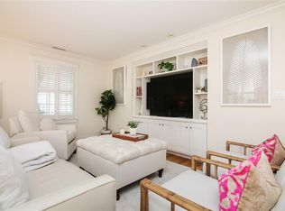 1 Smith Ln #A, Manchester, MA 01944