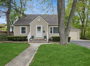 11 Church St, Lake Zurich, IL 60047