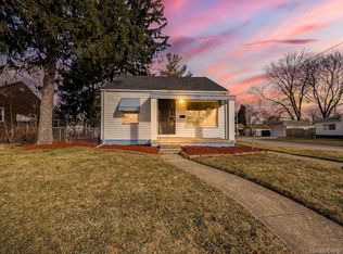 18599 Elkhart St #1, Harper Woods, MI 48225