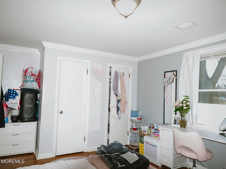 295 Roosevelt Ave — Photo 17