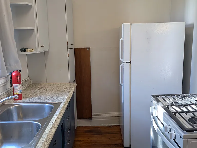 307 Market St #B — Photo 12