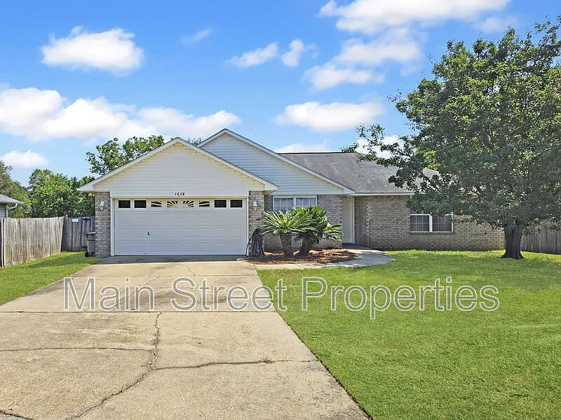 3 bed, 2.0 bath, 1590 sqft, $1,825 — Photo 2