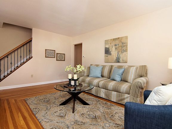 5th image of 808 Saint James Ave