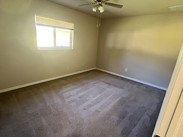 922 SE 13th Ter #1 — Photo 11