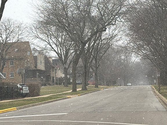 5th image of 119 S Russell Ave