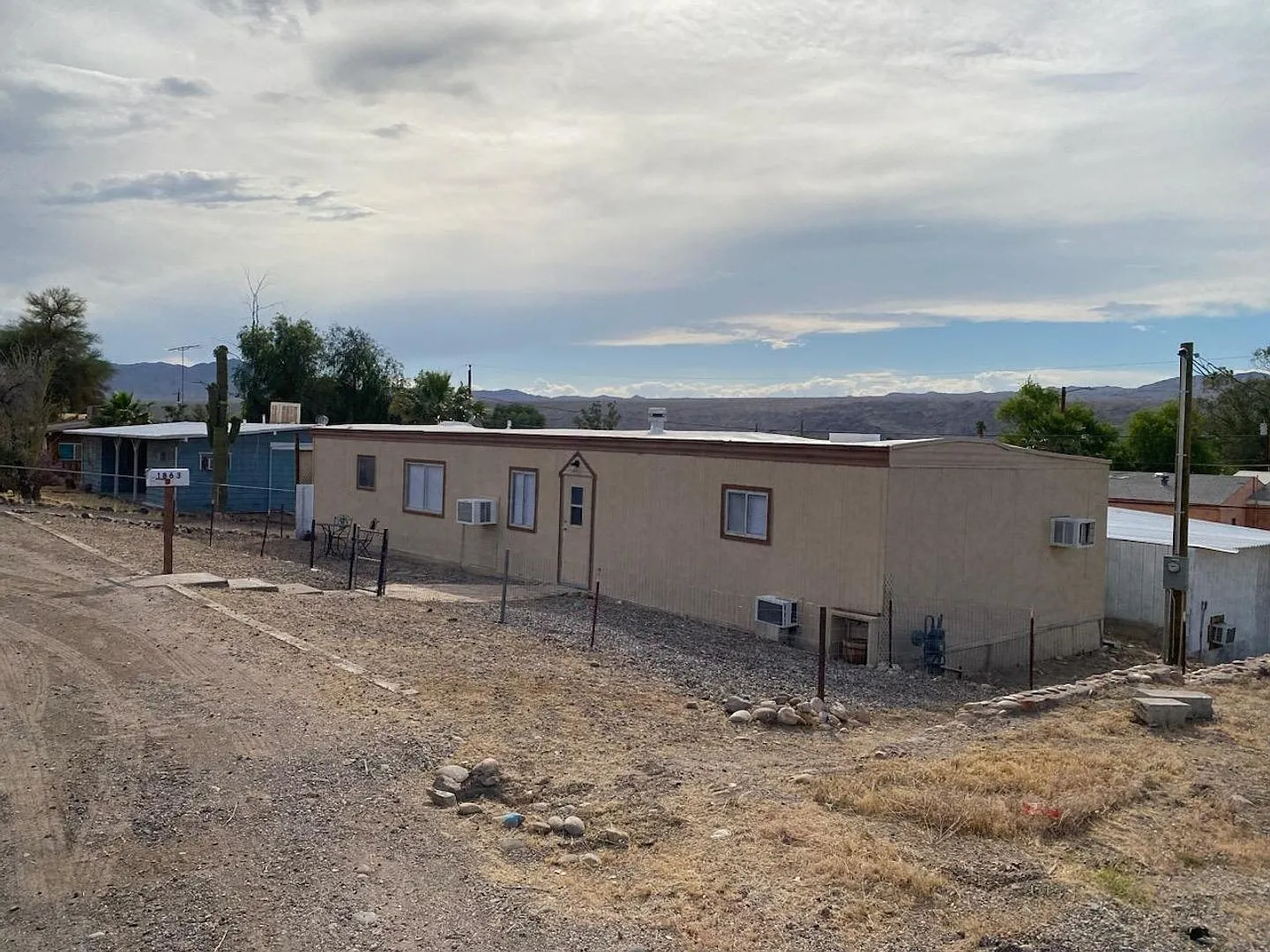 2 Bedroom Mobile Located In Bullhead City — Photo 2