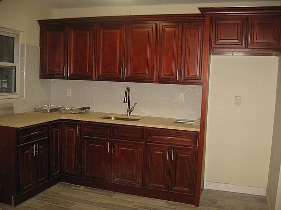 4th image of 3202 Pearsall Ave One