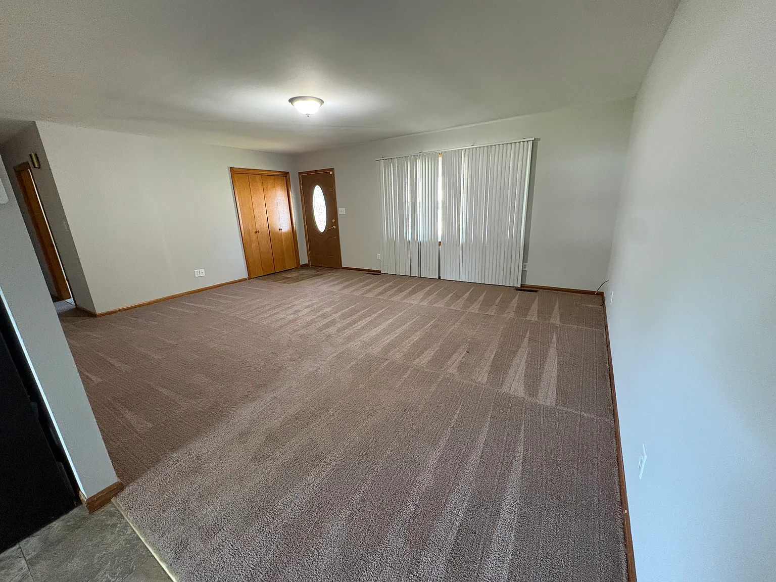 3 bed, 1300 sqft, $1,800 — Photo 3