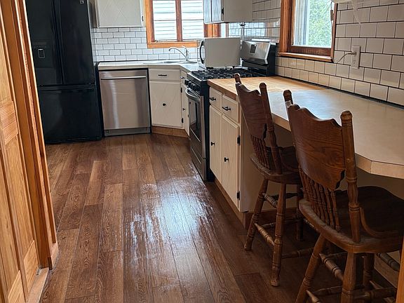 4th image of 159 Bigelow St