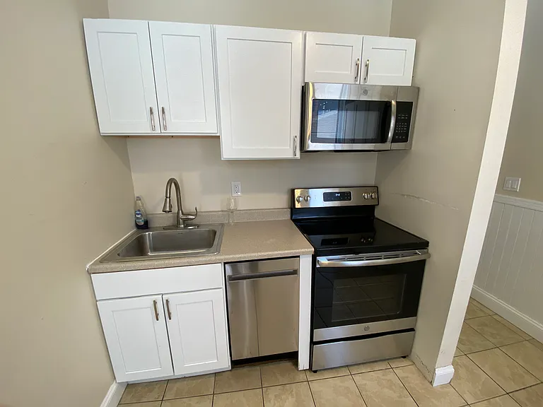 714 State St #2 — Photo 11