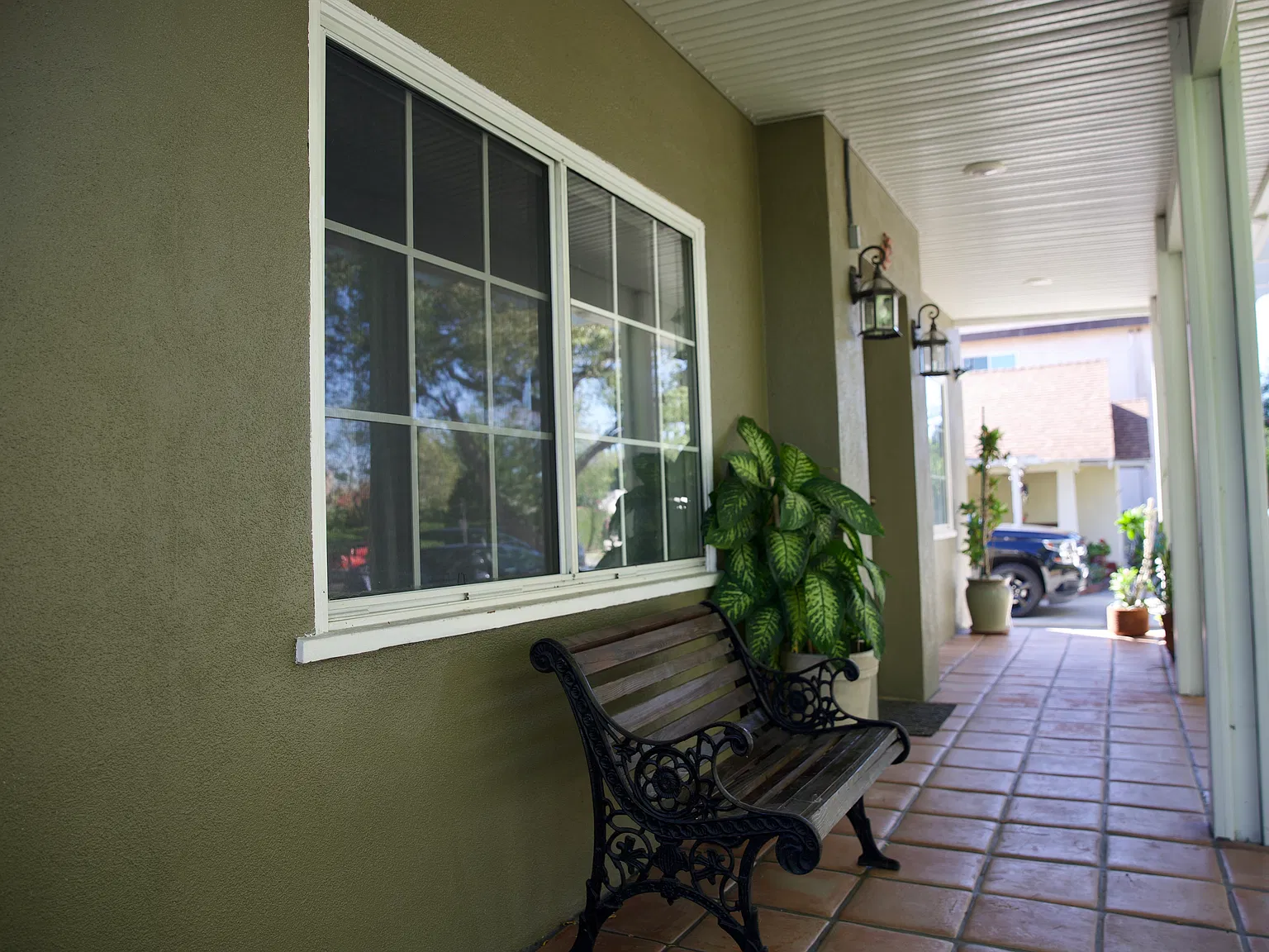 2 bed, 1000 sqft, $3,400 — Photo 2