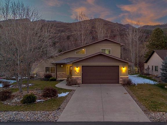 2nd image of 422 Horse Thief Lane