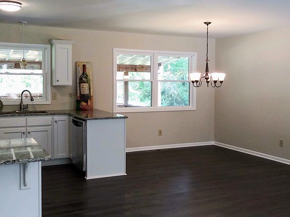 2nd image of 3605 Chippendale Trl