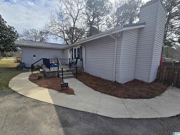 3rd image of 21 Bruce St