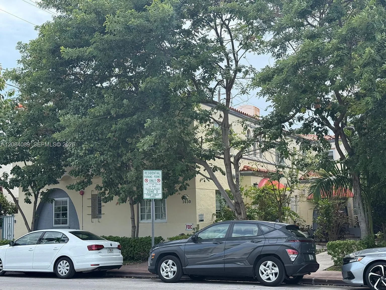 Eva Condo — Photo 2