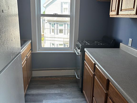 2nd image of 4 Oliver St #2