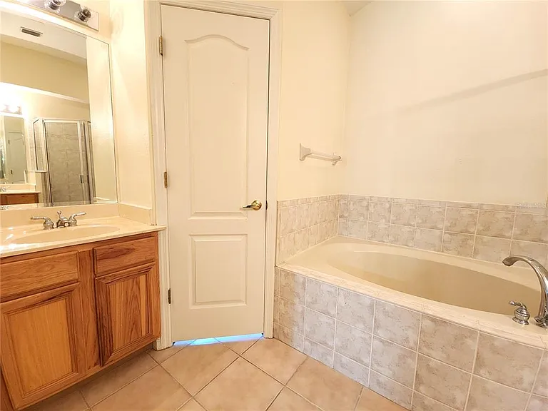 Golden Elm Dr — Photo 17