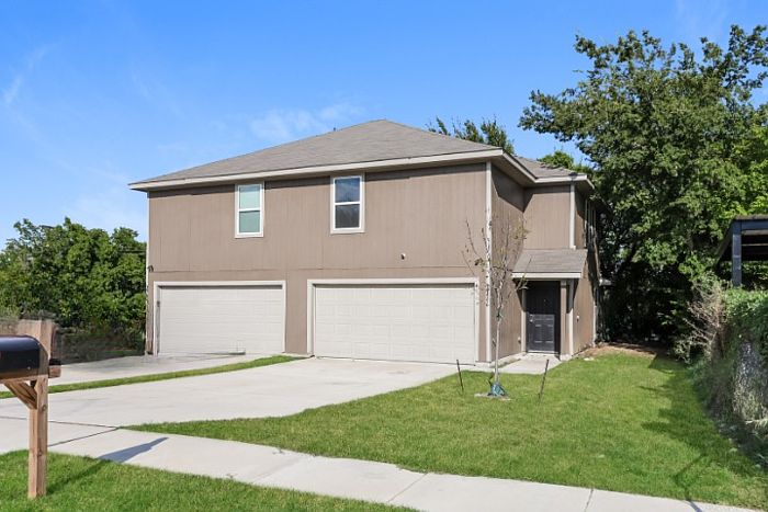 1st image of 2711 Berryhill Dr