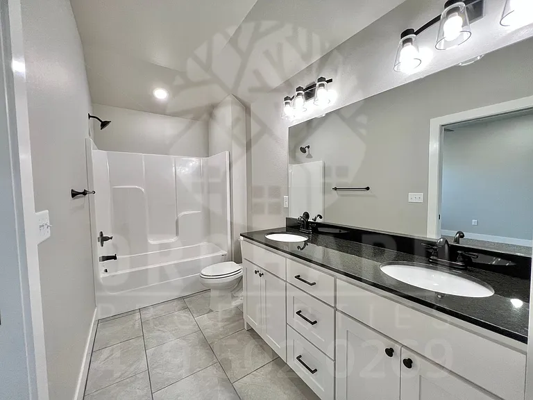 528 Bradford Dr — Photo 11