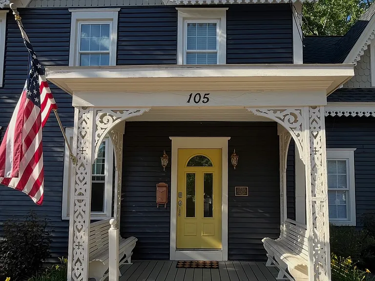 105 Atlantic St — Photo 2