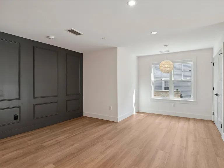 Chestnut Road Apartments — Photo 16