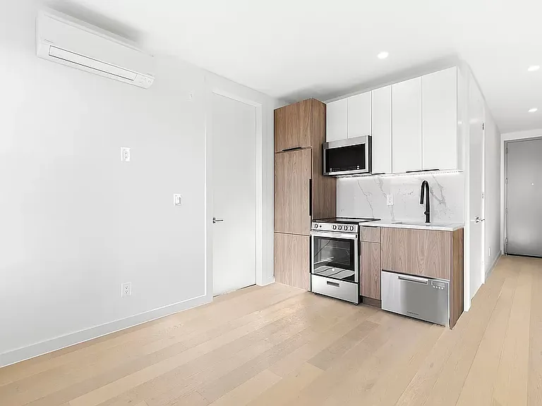 96 Sterling Pl #3D — Photo 5