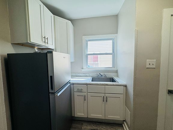 2nd image of 6 Jordan Ave #4E