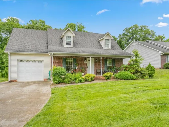 3921 Gracemont Dr NW, Winston Salem, NC 27106