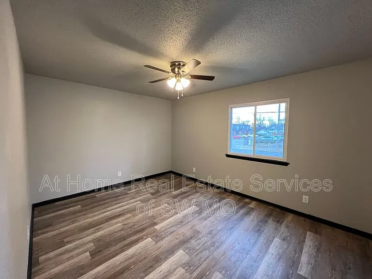 1242 E Cherry St #304 — Photo 12