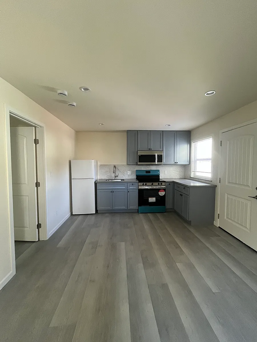 Building Photo - 1552 Santa Clara Ave #D