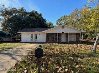 316 Mincheck Rd, Ocean Springs, MS 39564