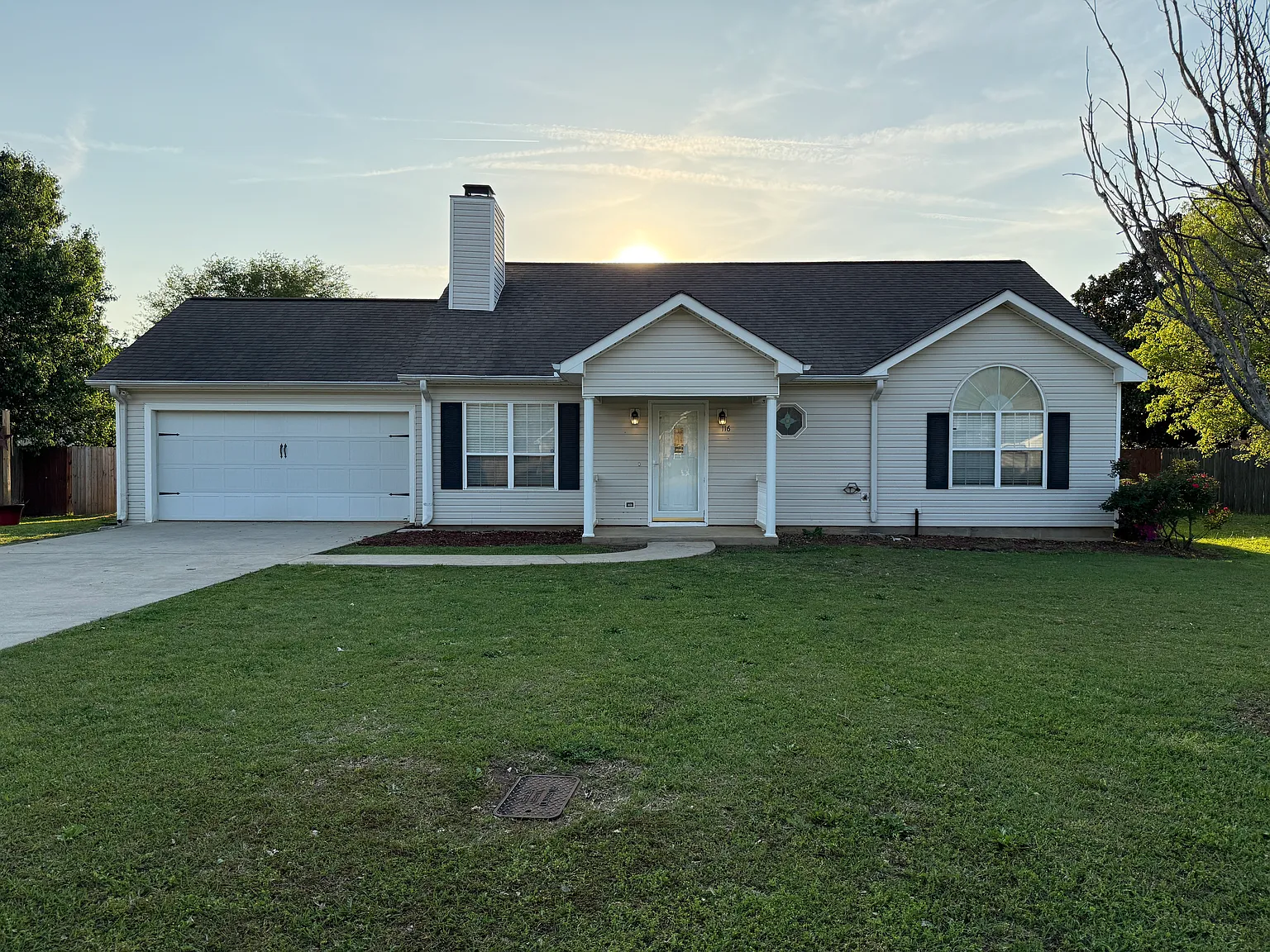 3 bed, 1209 sqft, $1,800 — Photo 1