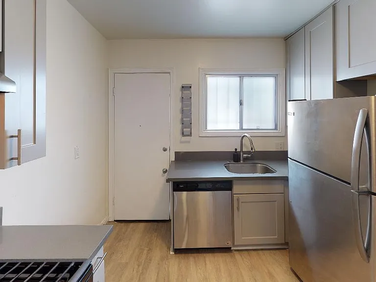 115 - 119 N Catalina St — Photo 18