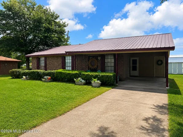 106 Cefalu Dr, Leland, MS 38756