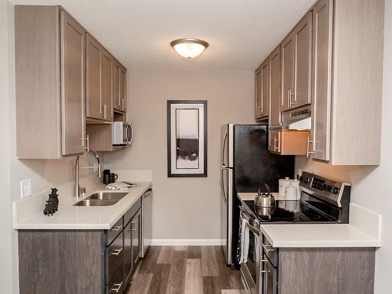 The Birchway Apartments — Photo 8