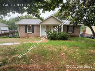 753 Acorn Dr, Clarksville, TN 37043