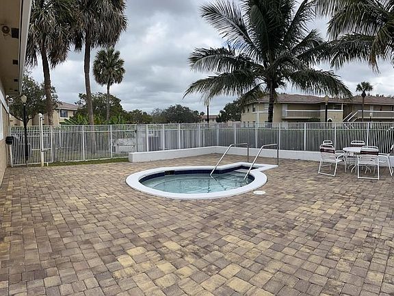 3rd image of 10101 Twin Lakes Dr #H-24