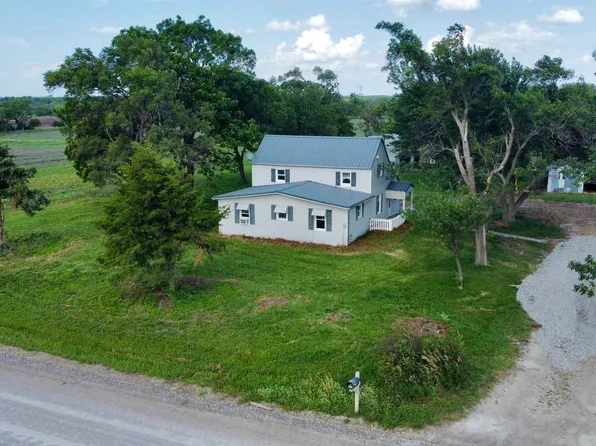 24956 S Wanamaker Rd, Osage City, KS 66523