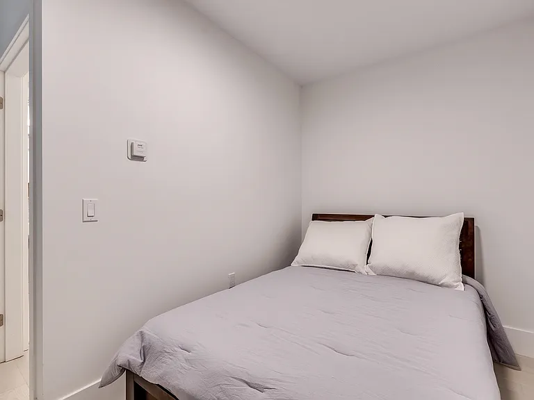 1425 Haro St #104 — Photo 16