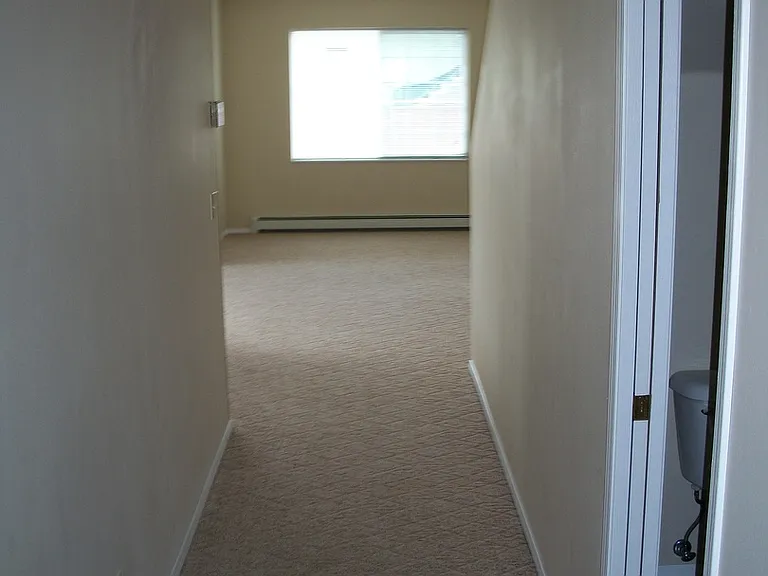 1304 W Babcock St #B — Photo 7