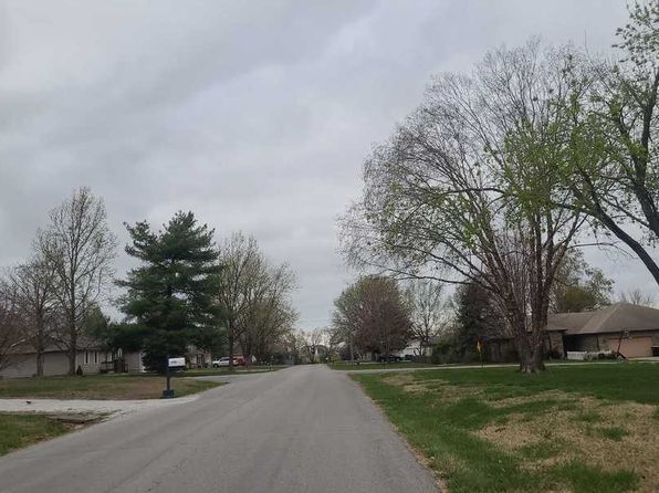 1502 W Kissee Trails Ln, Ozark, MO 65721