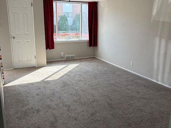 5th image of 526 S Meade St
