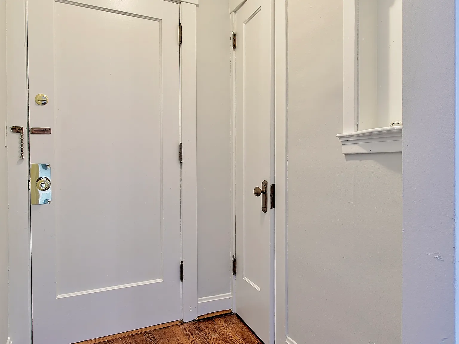 1 bed, 1200 sqft, $1,145 — Photo 2