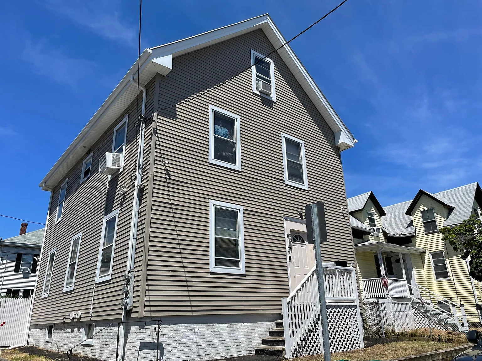 2 bed, 1000 sqft, $1,995 — Photo 2