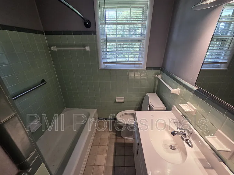 218 Walcott Dr — Photo 12