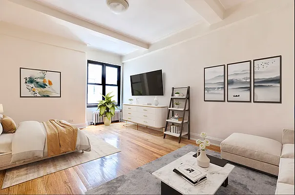Rented by Manhattan Realty Group | media 2