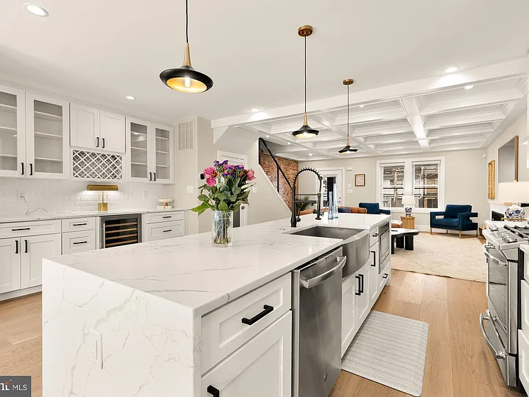 432 Emerson St NW — Photo 17